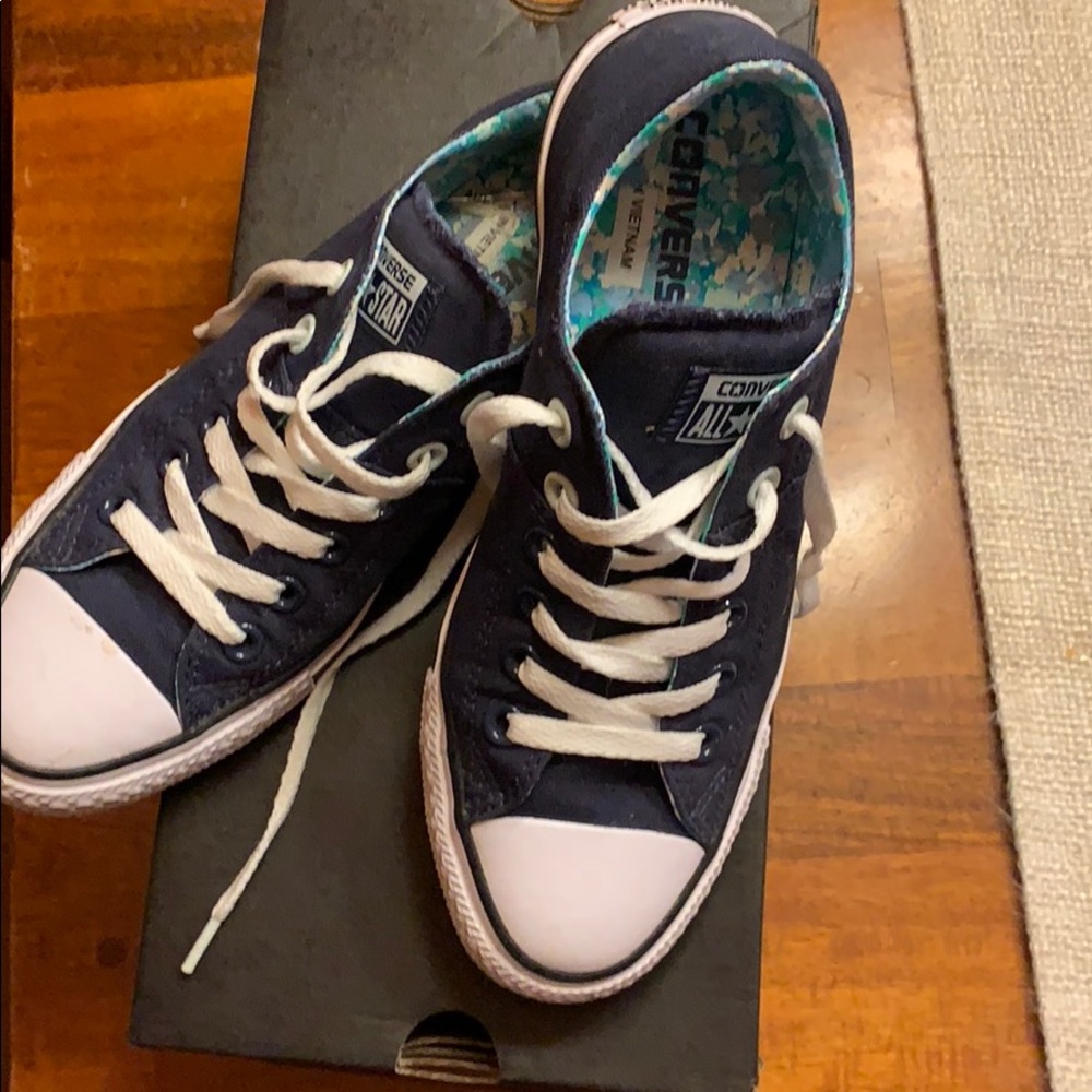 Converse - Picture 3 of 3